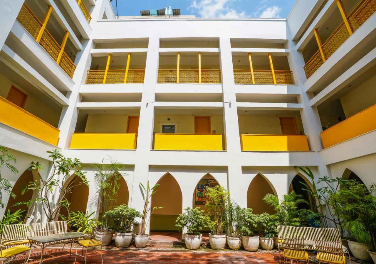 Bloom Boutique L Signature Towers Gurgaon Buitenkant foto