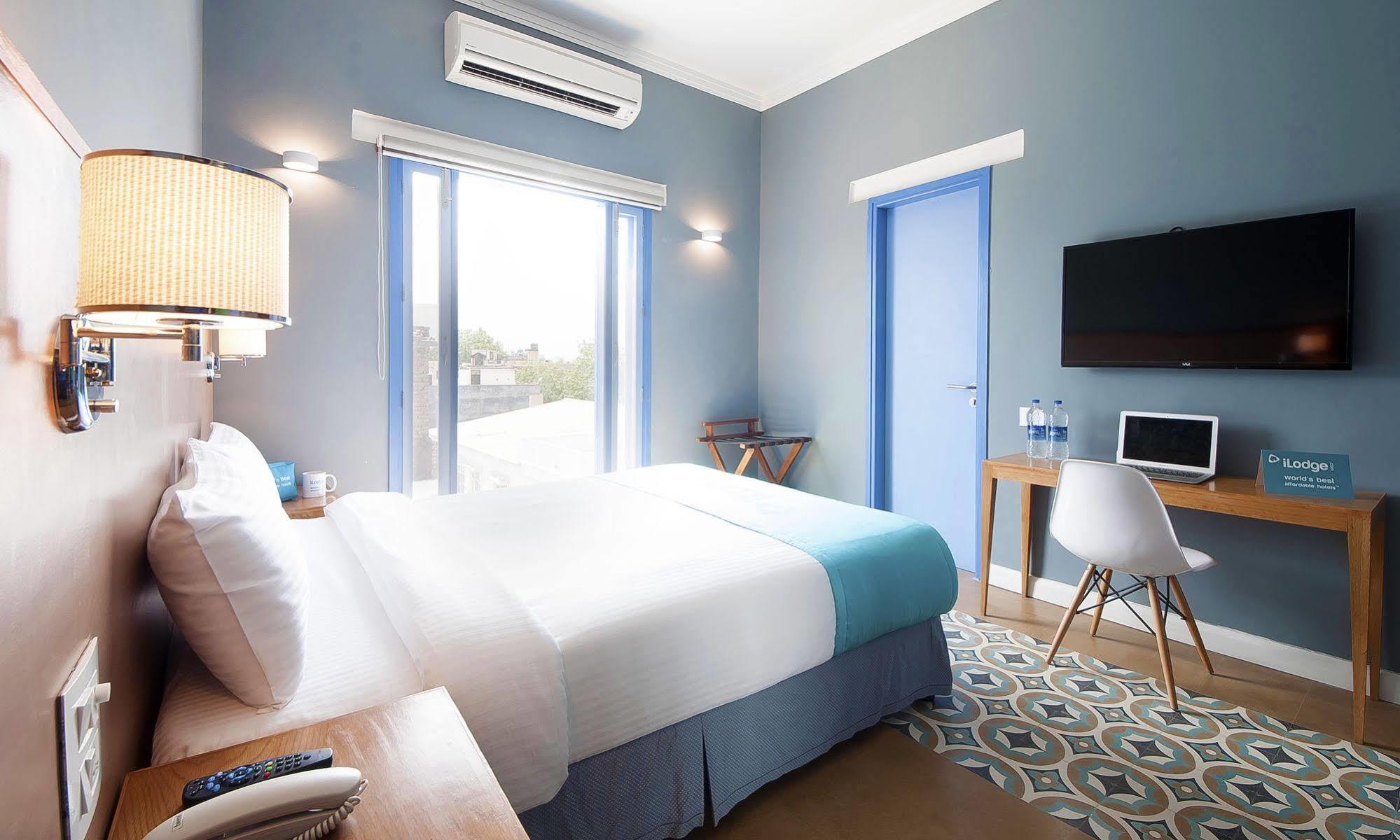Bloom Boutique L Signature Towers Gurgaon Buitenkant foto